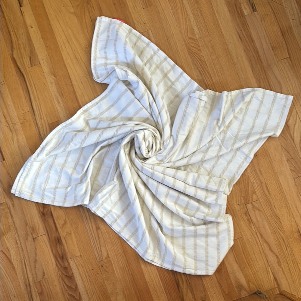 ❄️4 for $20❄️ Striped Table Cloth